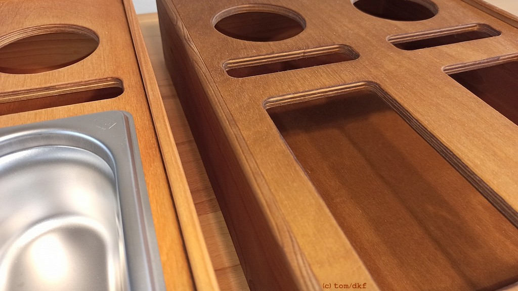 Hier kann man die Farbvarianten - hell links und dunkel rechts - grundsätzlich gut erkennen. Die Farben können natürlich variieren je nach Monitoreinstellung. (Foto: tom/dkf)